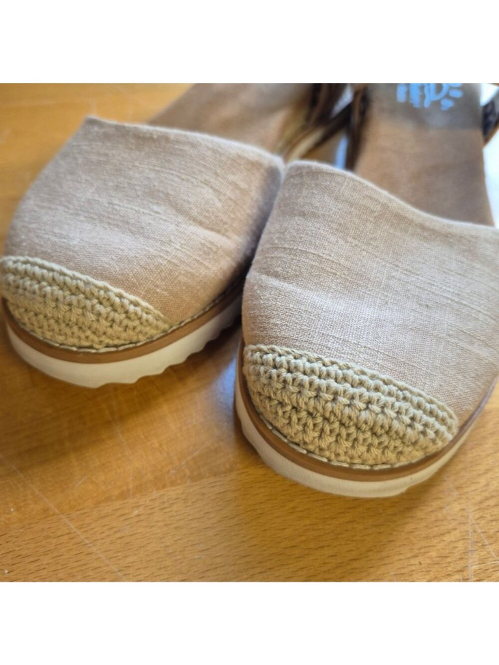 BOBS By Skechers Womens Beige Open-Toe Sandals With Memory Foam 6.5 - Picture 2 of 8